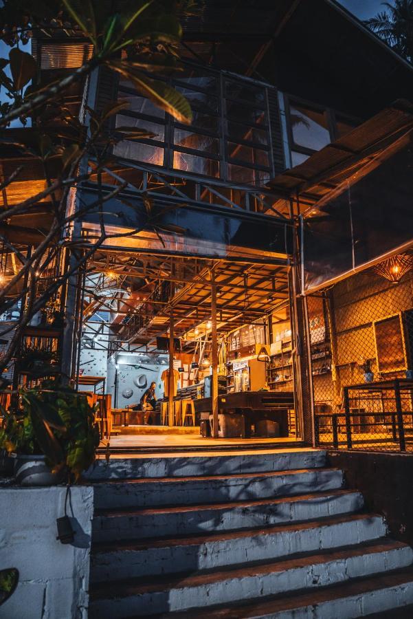 Warehouse Hostel Koh Tao Exterior photo